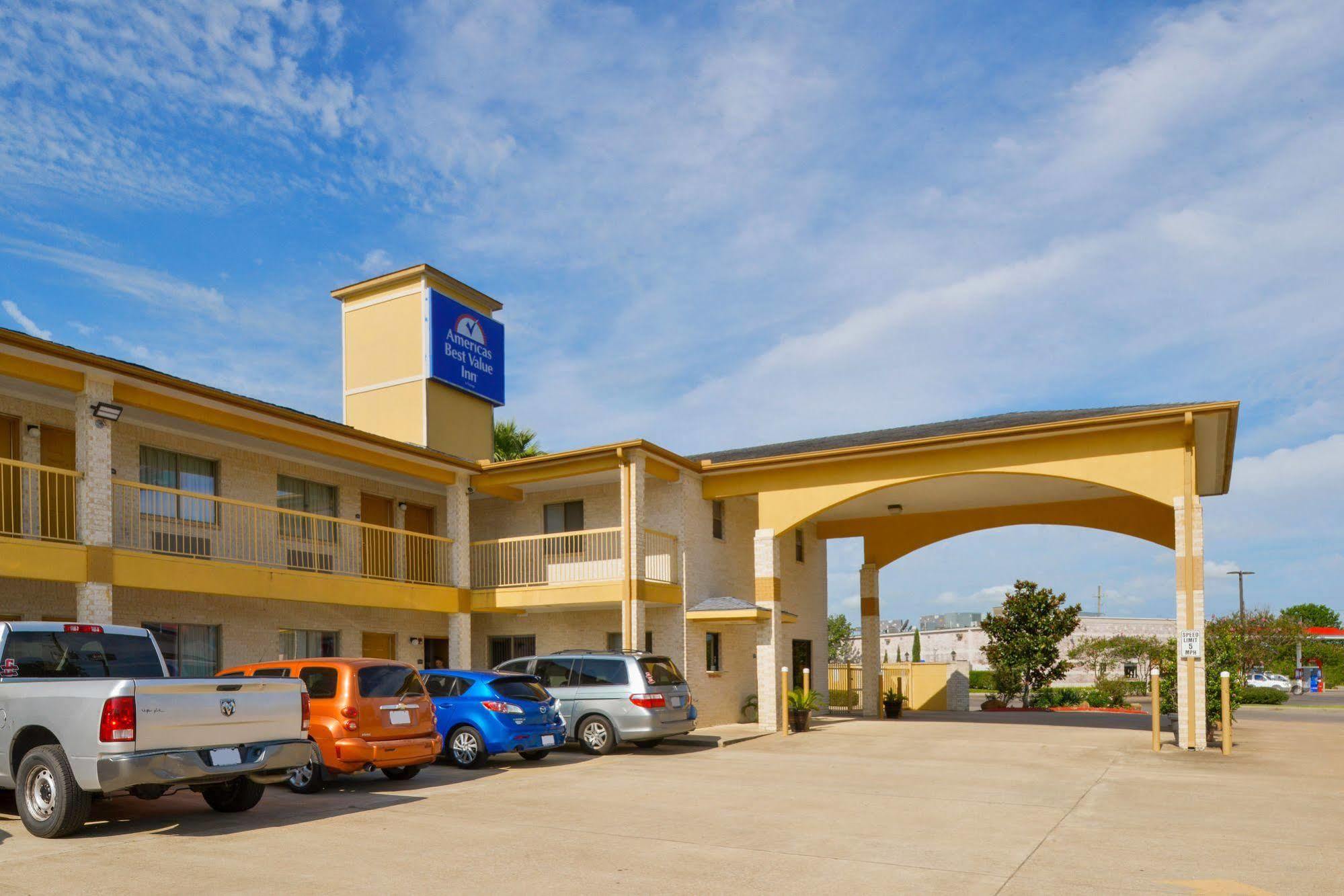 Americas Best Value Inn & Suites Waller/Prairie View Exterior photo