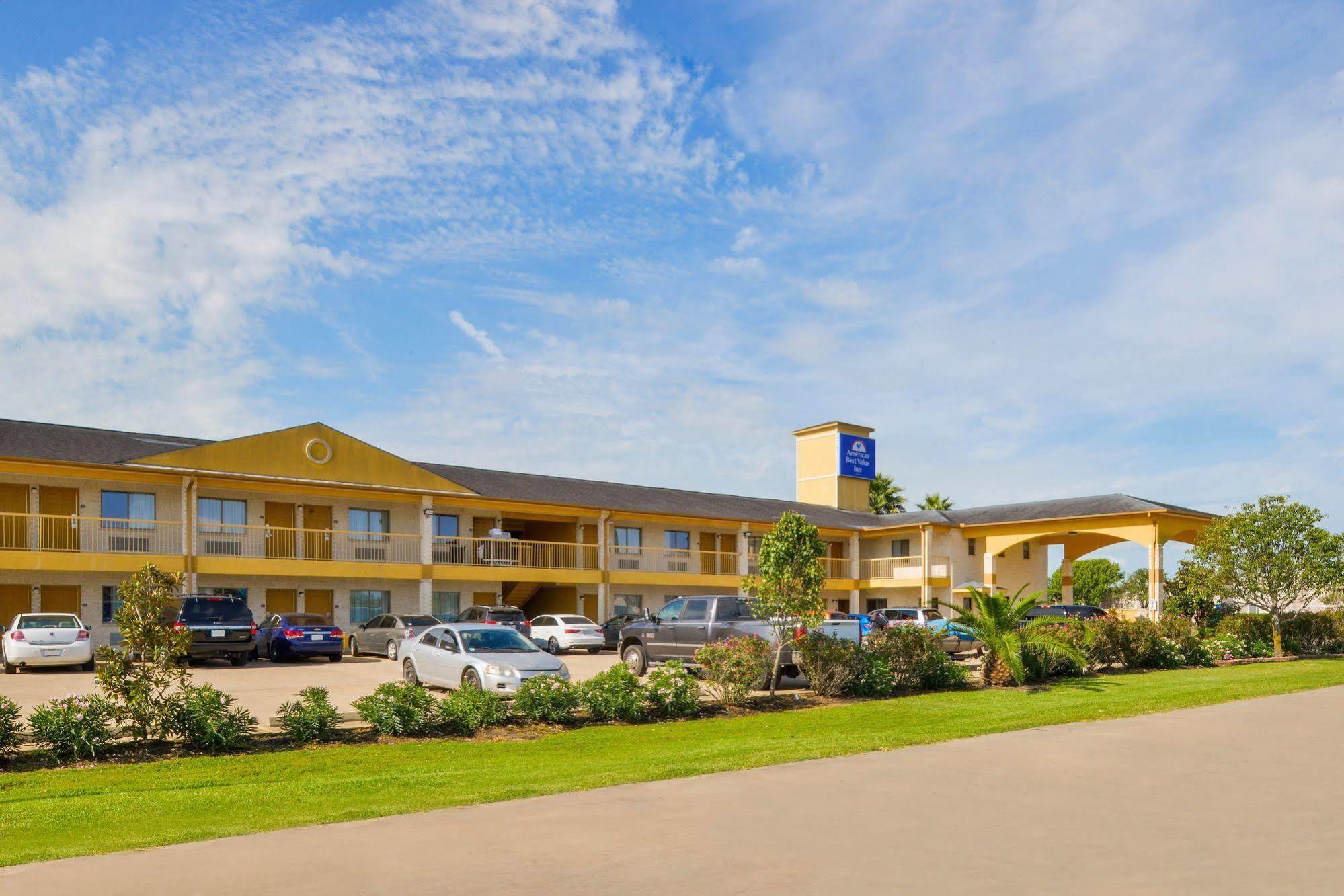 Americas Best Value Inn & Suites Waller/Prairie View Exterior photo