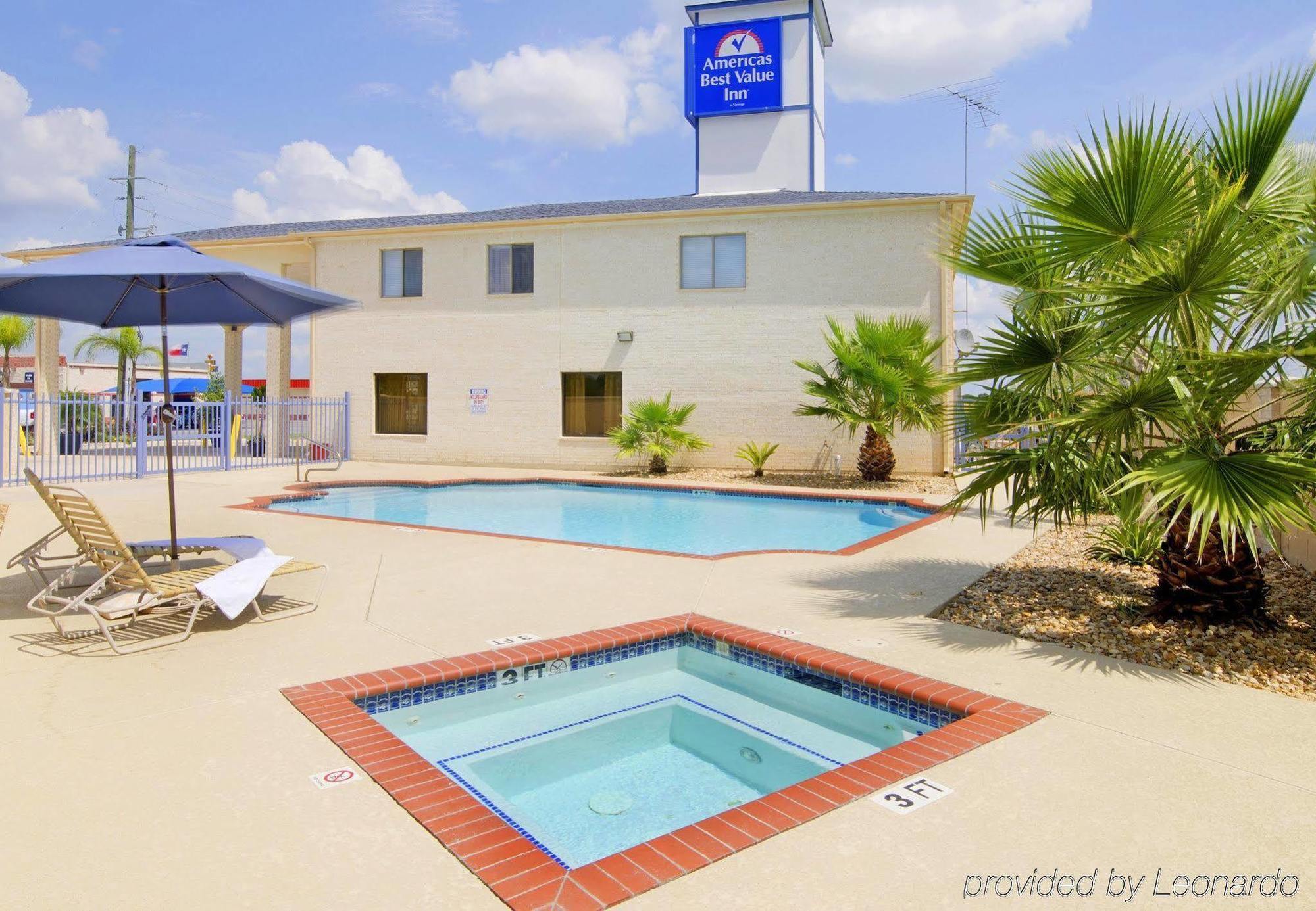 Americas Best Value Inn & Suites Waller/Prairie View Exterior photo