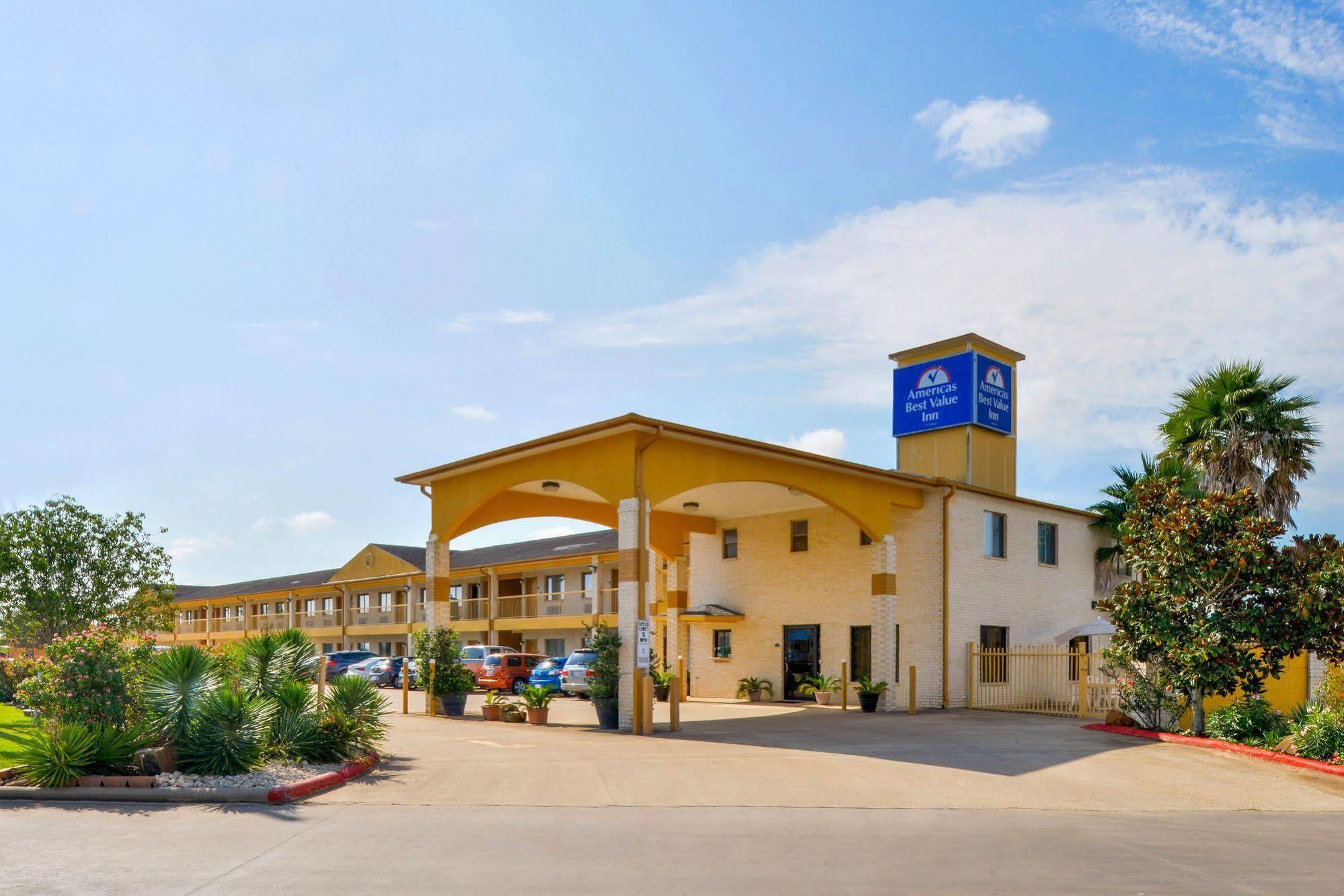 Americas Best Value Inn & Suites Waller/Prairie View Exterior photo
