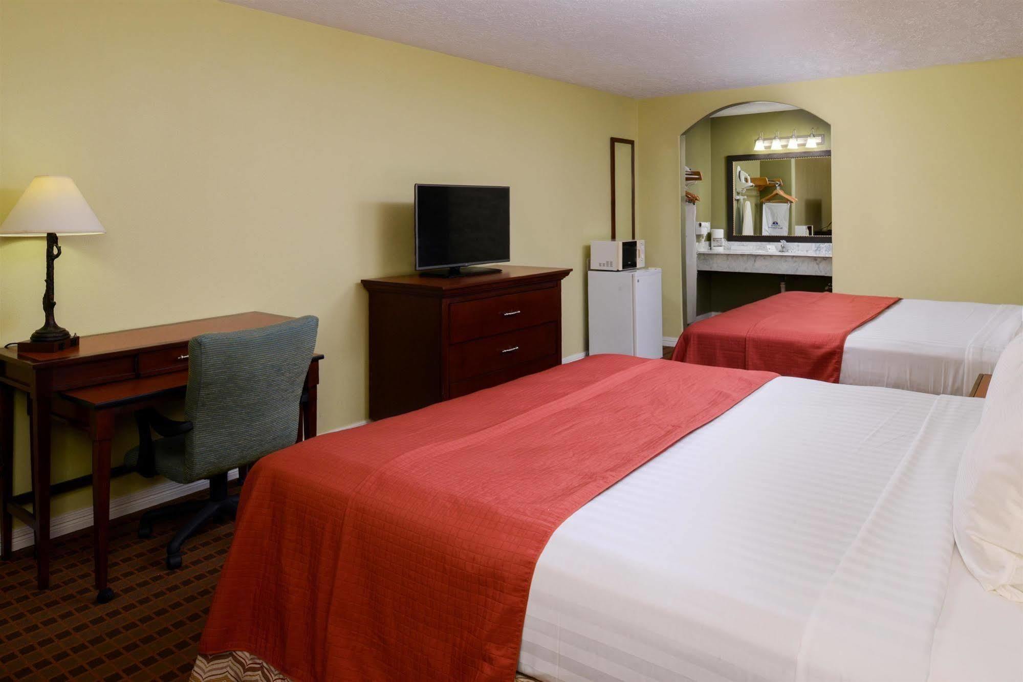 Americas Best Value Inn & Suites Waller/Prairie View Exterior photo